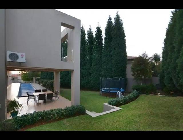 4 BEDROOM HOUSE FOR SALE IN BENMORE GARDENS